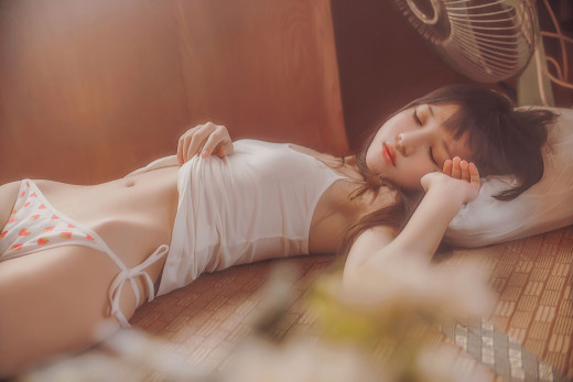 1705769 (a): :2700x1800